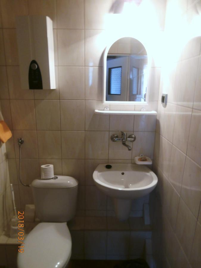 Dreibettzimmer mit seitlichem Meerblick